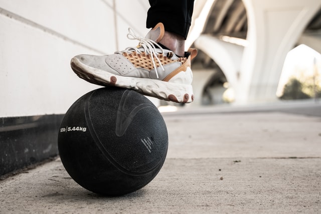 Medball: Set of exercises with a medicine ball 